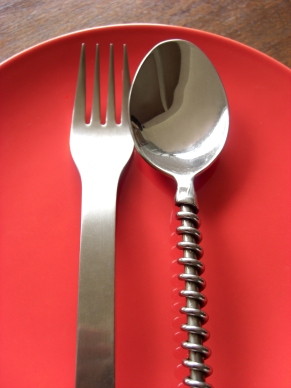 cutlery-on-a-plate-1416247-1599x2132